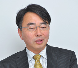 プログラムの構想を語る、国際連携本部副本部長・鈴木健教授